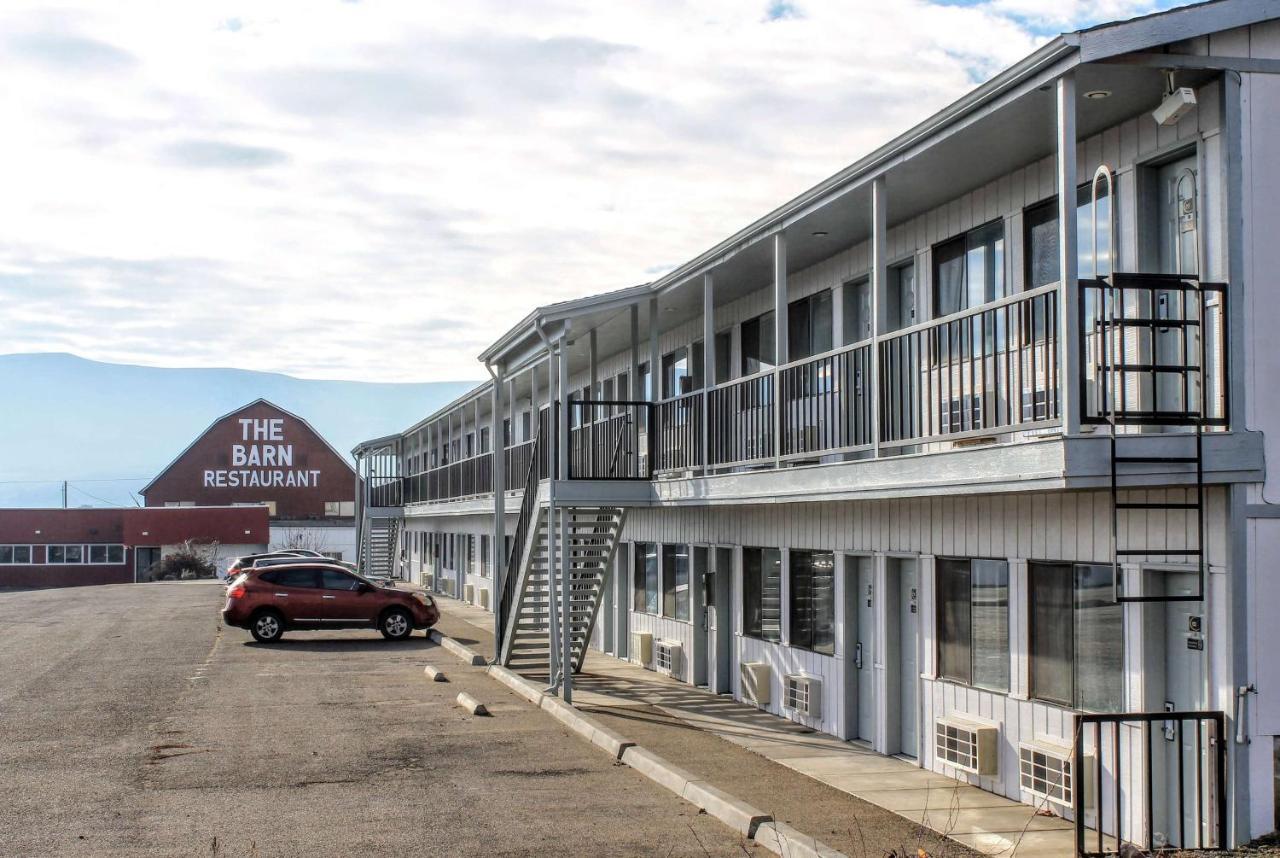 Super 8 By Wyndham Prosser Tri-Cities Exterior photo