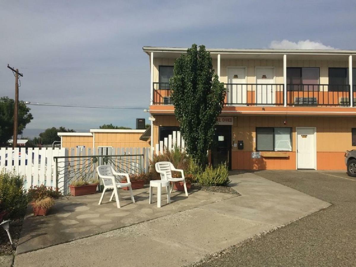 Super 8 By Wyndham Prosser Tri-Cities Exterior photo